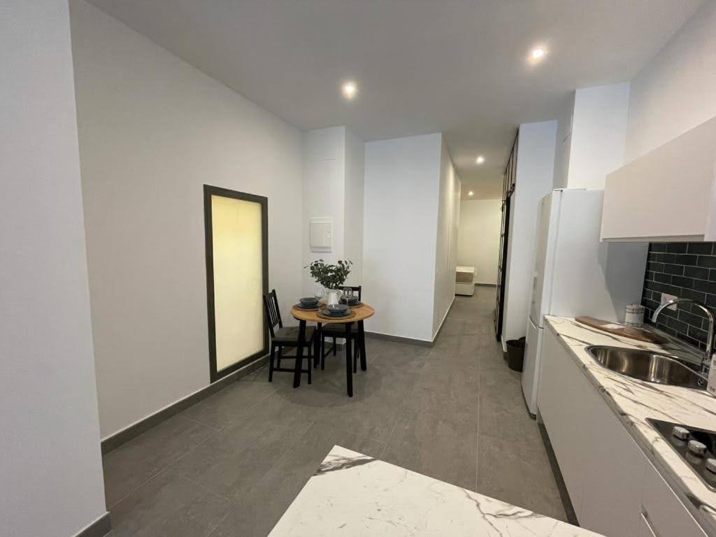 Complejo Pinta18 At1, At2 Y At3 Apartment Seville Luaran gambar